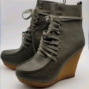 Olive green wedge boots (Size 7.5)